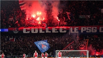 Die Fans von PSG feiern den Einzug ins Finale der Champions League.