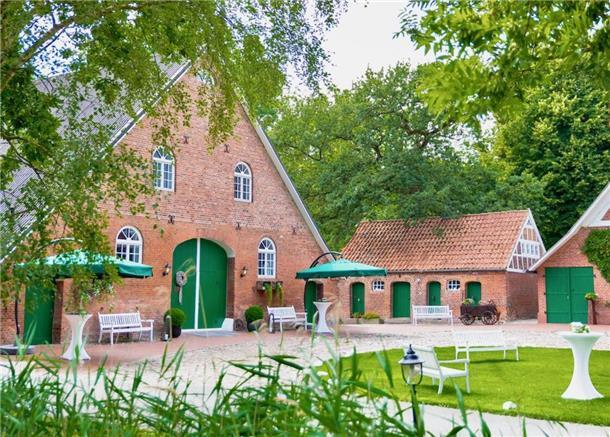 Die Festscheune „Op de Deel“ ist der perfekte Ort für eine romantische Landhochzeit.