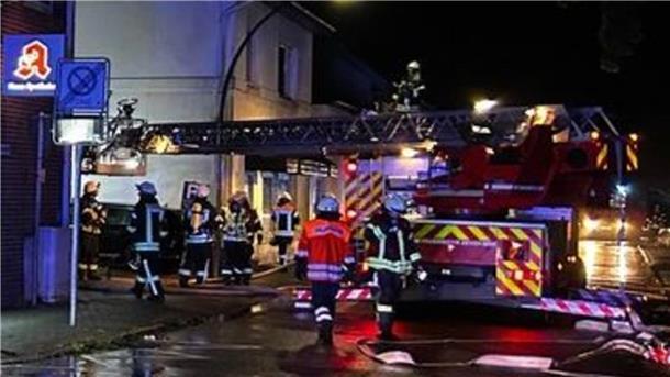 Die Feuerwehr konnte den Brand in Zeven schnell löschen und Bewohner in Sicherheit bringen.