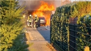 Die Feuerwehr Zeven musste am Donnerstag zu einem Brand in einem Carport in Zeven ausrücken. Wie es dazu kam, ist noch unklar.
