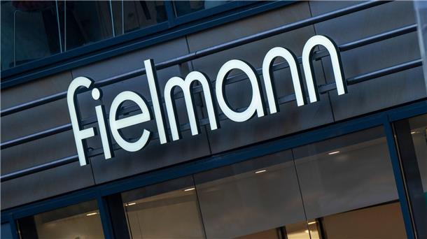 Optikerkonzern Fielmann will Hunderte Stellen abbauen Die Fielmann-Gruppe wolle ihre Zentralbereiche auf das international wachsende Omnichannel-Modell ausrichten.