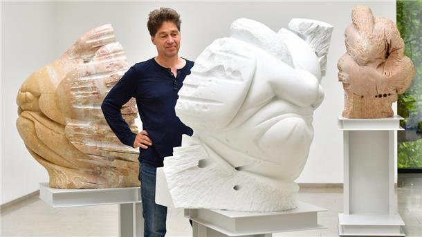 Die Figuren in der Sixtinischen Kapelle, die Michelangelo gemalt hat, faszinieren Dietrich Heller. Er hat sich von diesen Vorbildern inspirieren lassen. Fotos: Beckefeldt