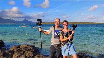 Die Filmemacher Christian Wüstenberg und Silke Schranz entführen das Kinopublikum auf die Trauminsel Mauritius.