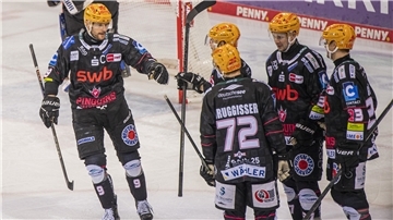 Drittes Spiel der Pinguins gegen die Kölner Haie läuft im Free-TV Die Fischtown Pinguins gewinnen mit 1:0 gegen die Nürnberg Ice Tigers und sichern sich den 3.Platz.