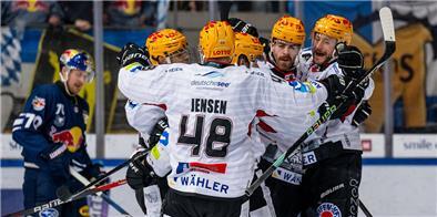 Die Fischtown Pinguins sind weiterhin das einzige Team ohne Niederlage in den Playoffs und führen in der Serie „Best of seven“ des Halbfinals mit 2:0 gegen den amtierenden Meister aus München.