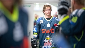 Die Fischtown Pinguins spielen drei Testspiele in der Schweiz. Das erste gewannnen sie durch zwei Tore von Ziga Jeglic.