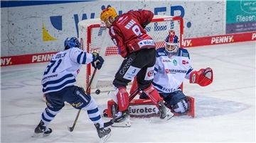 Die Fischtown Pinguins taten sich lange schwer gegen die Iserlohn Roosters, spielten am Ende aber einen verdienten Sieg gegen den Tabellenletzten ein.