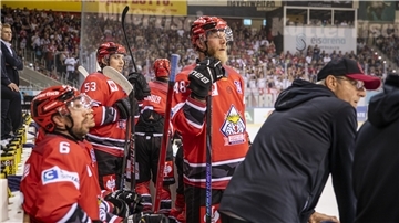 Die Fischtown Pinguins um Verteidiger Nicholas Jensen (Mitte) sind heiß auf den Saisonstart.