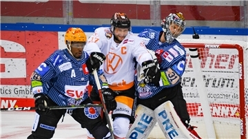 Die Fischtown Pinguins und Wolfsburg liefern sich eine heiße Playoff-Schlacht.