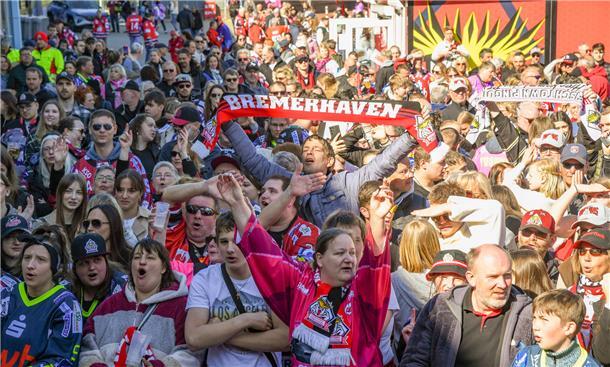 Die Fischtown Pinguins verabschieden sich vor und mit ihren Fans aus der Saison ...
