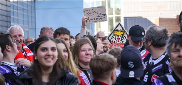 Die Fischtown Pinguins verabschieden sich vor und mit ihren Fans aus der Saison ...