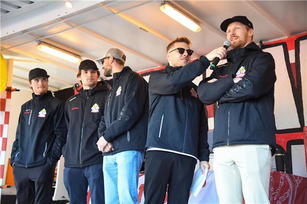 Die Fischtown Pinguins verabschieden sich vor und mit ihren Fans aus der Saison ...