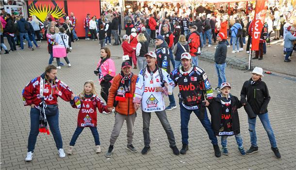 Die Fischtown Pinguins verabschieden sich vor und mit ihren Fans aus der Saison ...