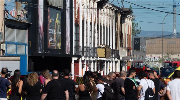 Brandkatastrophe: Discos hatten keine Betriebsgenehmigung Die Flammen brachen nach den ersten Erkenntnissen in einer der drei Discos in Murcia aus und griffen nach amtlichen Angaben schnell auf die anderen Lokale über.