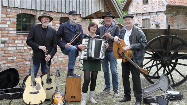 Die Folx Singer treten zum Sommerfest in Nartum auf