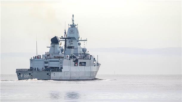 Fregatte „Hessen“ zu Einsatz gegen Huthi-Angriffe gestartet Die Fregatte „Hessen“ läuft aus dem Hafen in Wilhelmshaven aus.