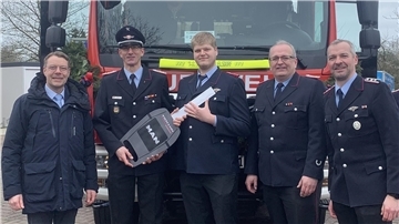 Die Freiwillige Feuerwehr Elsdorf freut sich über ein neues Einsatzfahrzeug.