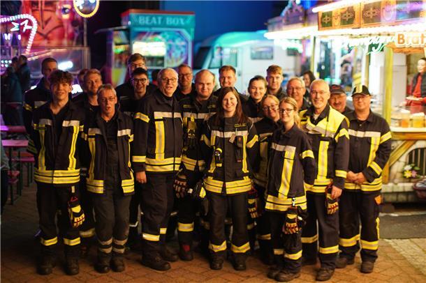 Die Freiwillige Feuerwehr nach dem Laternenumzug.