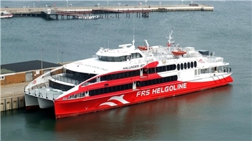 "Halunder Jet" von FRS Helgoline am Anleger