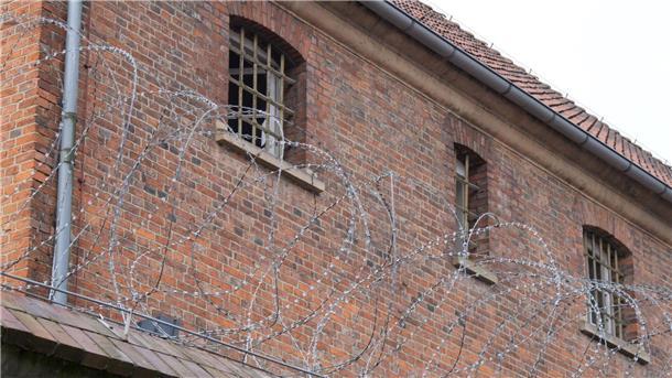 Die frühere RAF-Terroristin Daniela Klette sitzt im Frauengefängnis in Vechta in Untersuchungshaft.