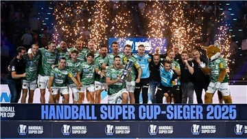 Die Füchse Berlin feiern den ersten Titel in der 60. Bundesligasaison.