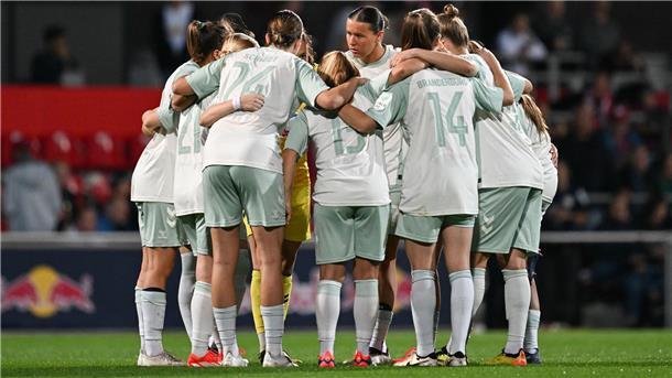 Die Fußballerinnen von Werder Bremen bringen sich mit einem Testspiel wieder in Form für die Bundesliga und den DFB-Pokal.