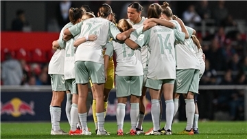 Die Fußballerinnen von Werder Bremen bringen sich mit einem Testspiel wieder in Form für die Bundesliga und den DFB-Pokal.