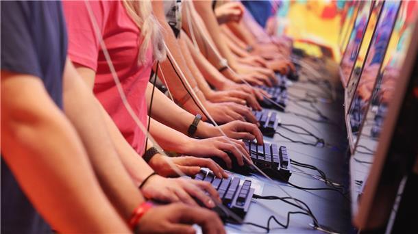 Spielemesse Gamescom erstmals in Brasilien Die Games-Branche ist schon seit Jahren auf Wachstumskurs, deutsche Entwickler spielen hierbei aber nur eine Nebenrolle.