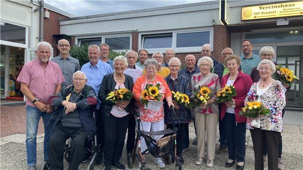 75 Jahre Treue: TSV Wulsdorf ehrt Urgesteine Die Geehrten der Jahreshauptversammlung 2022 der TSV Wulsdorf.