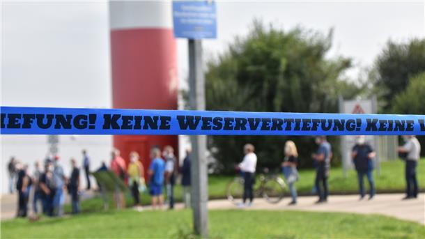Die Gegner weiterer Weservertiefungen dürfte es freuen: Die neue rot-grüne Landesregierung möchte Klagemöglichkeiten gegen die in Außen- und Unterweser geplanten Maßnahmen schaffen.