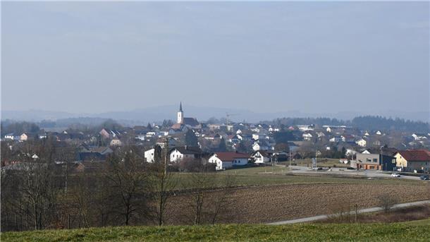 Die Gemeinde Eging am See im niederbayerischen Landkreis Passau. Zwei Männer aus dem Ort kamen beim Heliskiing in Kanada ums Leben.