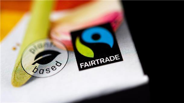 Das Fairtrade-Label auf einer Verpackung