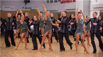 Das B-Team der TSG-Lateinformationen stellt seine neue Choreografie namens "Matrix Revolutions" vor
