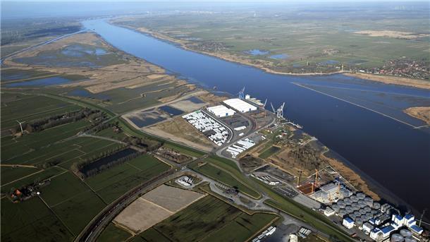 Die geplante Vertiefung der Unterweser zielt allein auf eine Stärkung des Braker Hafens.