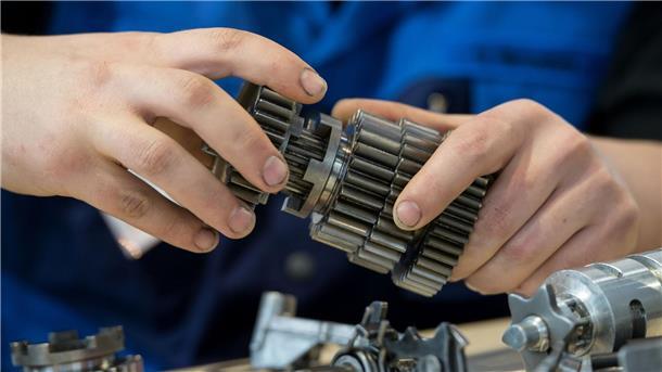 Schwierige Lage für viele Handwerksbetriebe Die Geschäftserwartungen für das laufende Quartal lassen keine Konjunkturerholung im Gesamthandwerk erwarten.