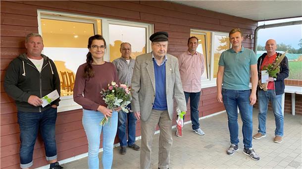 Die gewählten und geehrten Mitglieder des TSV Düring.