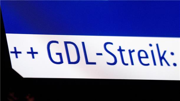 Die Gewerkschaft Deutscher Lokomotivführer (GDL) will mit der Aktion den Druck in der laufenden Tarifrunde erhöhen.