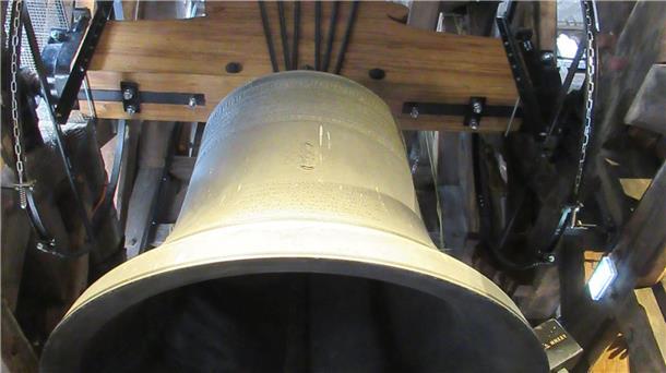 Wiedereröffnung der Notre-Dame-Türme in Paris Die Glocke „Emmanuel“ - 13,3 Tonnen schwer und seit 1686 Zeuge von Krönungen, Revolutionen und Friedensfeiern.