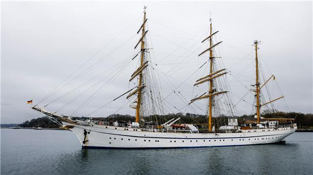„Gorch Fock“ nach vier Monaten wieder in Kiel erwartet Die „Gorch Fock“ verlässt den Marinehafen.