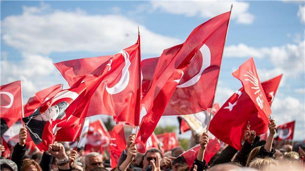 Polizei blockiert Zentrale der Opposition in Istanbul Die größte Oppositionspartei in der Türkei steht seit Monaten unter Druck