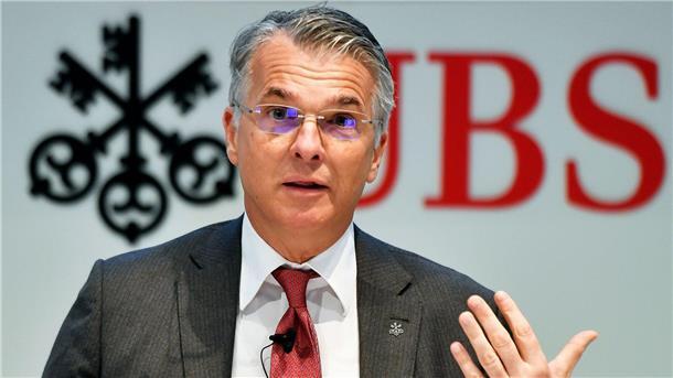 Schweizer UBS holt Ex-Chef Ermotti zurück Die größte Schweizer Bank UBS holt Sergio Ermotti an die Konzernspitze zurück.