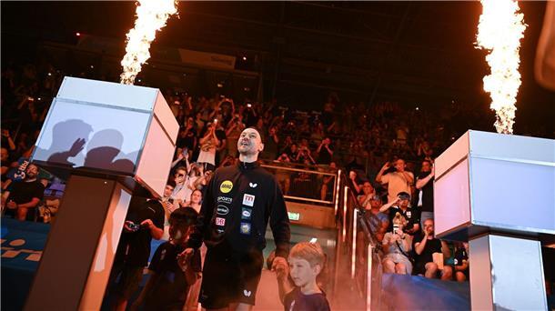„Danke Timo!“ Bolls Karriere endet unter großem Jubel Die große Boll-Show: Deutschlands Tischtennis-Legende wird zum Abschied in Frankfurt noch einmal gefeiert.