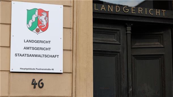 Mordprozess gegen drei Jugendliche: Einlassung angekündigt Die große Jugendkammer verhandelt in Detmold wegen des Alters der Angeklagten unter Ausschluss der Öffentlichkeit - Besucher und Medienvertreter sind im Saal nicht zugelassen.