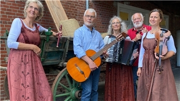 Die Gruppe Seewind spielt Folklore und singt in unterschiedlichen Sprachen.