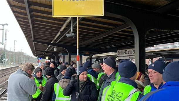 Die Gruppen aus dem Cuxland, der Wesermarsch und dem Landkreis Rotenburg sind mittlerweile in Berlin angekommen.