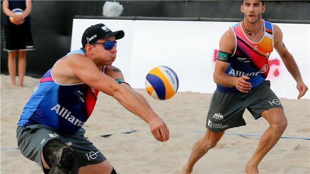 Beach-Volleyball: Zwei deutsche Teams in Olympia-Form Die Hamburger Nils Ehlers (l) und Clemens Wickler werden in Wien beim letzten Elite-Turnier vor den Olympischen Spielen in Paris Vierte.