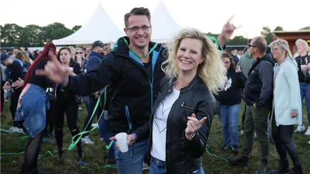 "Die Heide brennt" 2024 in Donnern: Party, Pyro-Technik und Tausende feierwütige...
