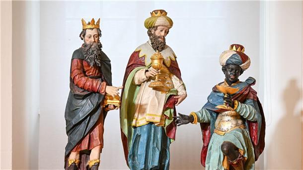 Die Heiligen Drei Könige im Nazarener Stil. Hier aus der aktuellen Krippenausstellung im Kloster Schussenried.