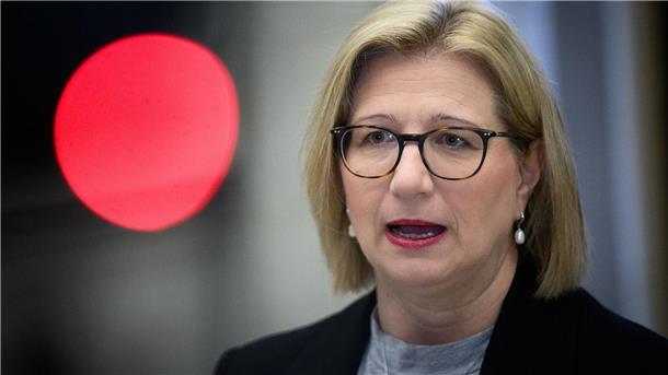 Die Hochwasserlage in Saarbrücken forderte ein Todesopfer - Ministerpräsidentin Anke Rehlinger reagierte bestürzt.