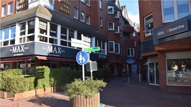 Die Hotels, Restaurants und Einzelhandelsgeschäfte, wie hier in der Nordenhamer Marktpassage, trifft der verlängerte Lockdown hart.